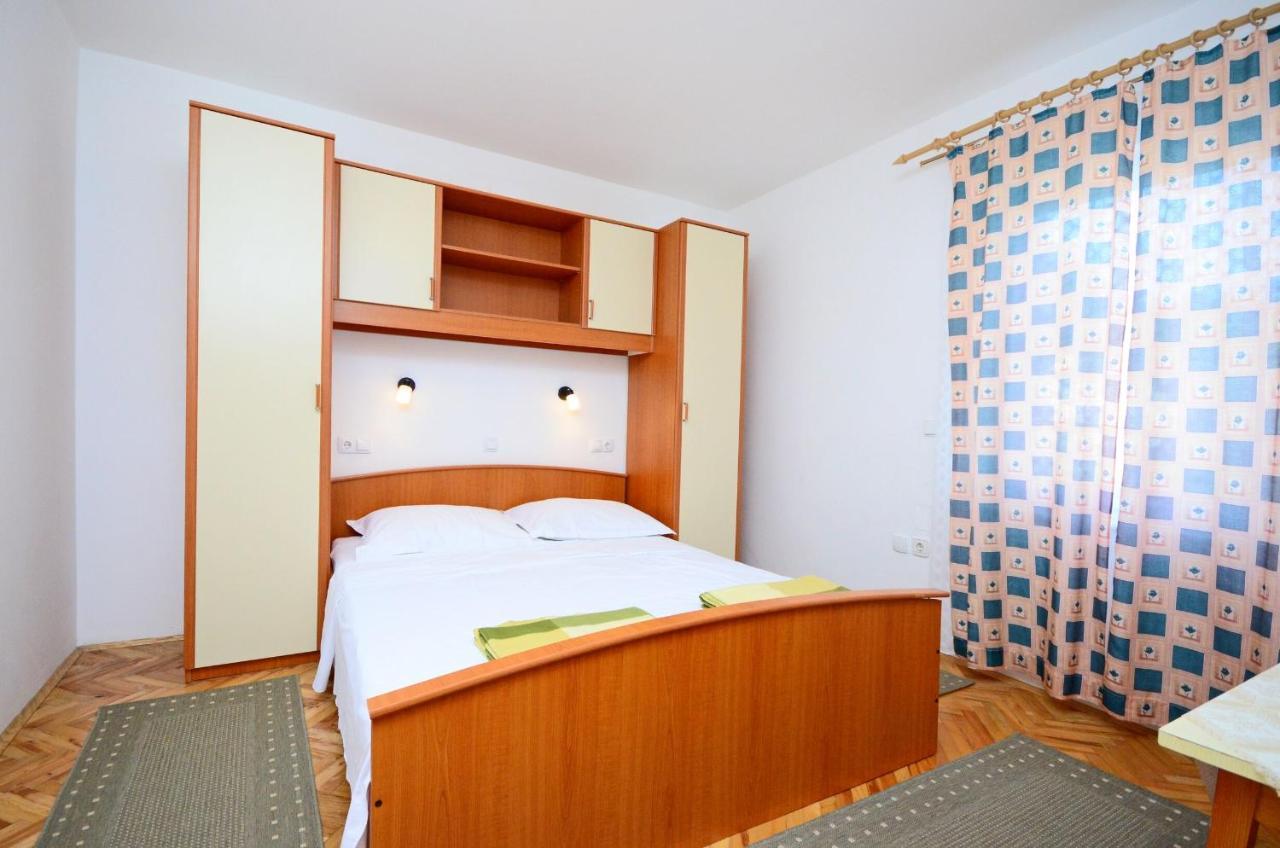 Apartments Blazenka Banjol エクステリア 写真