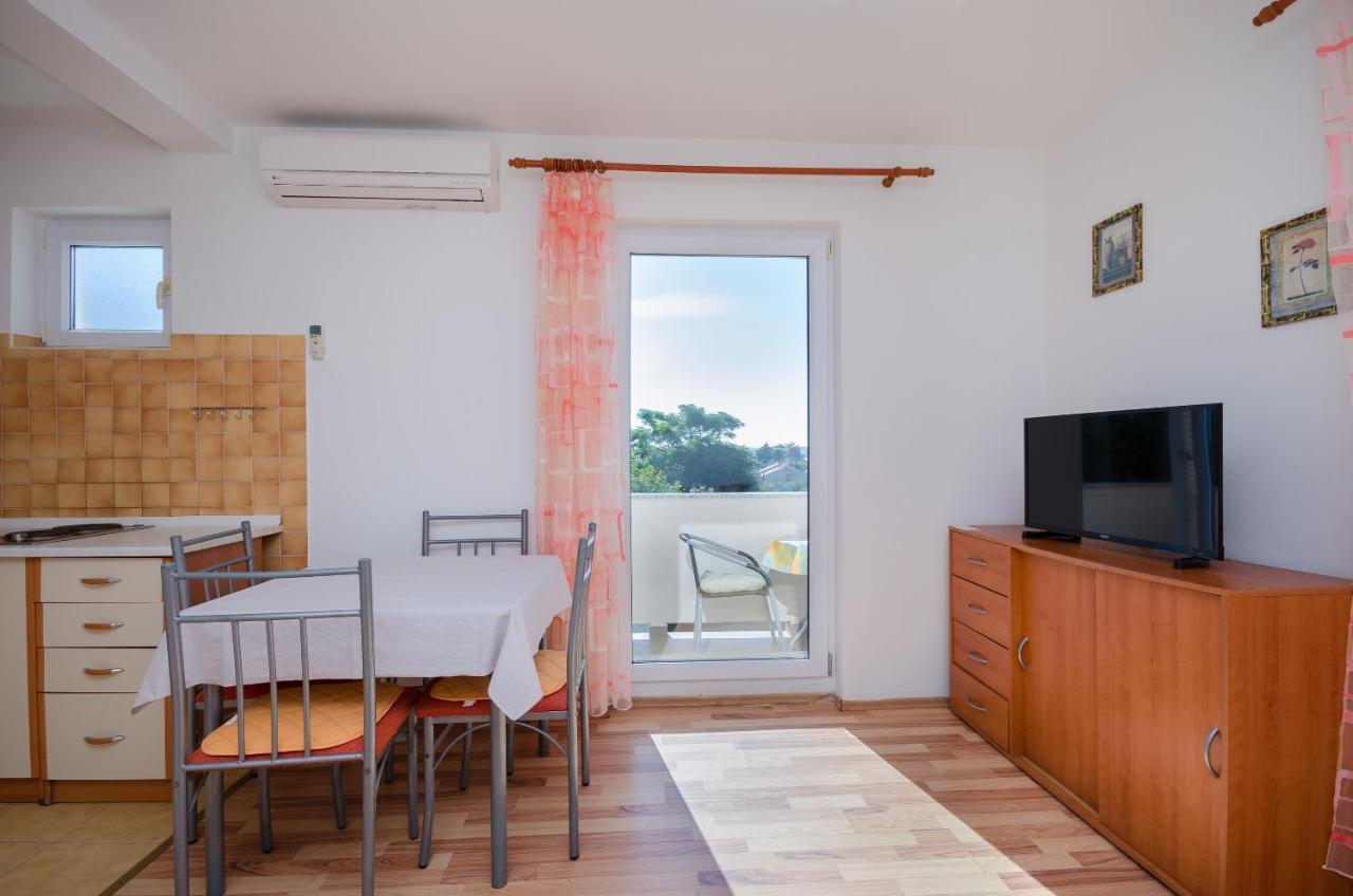 Apartments Blazenka Banjol エクステリア 写真