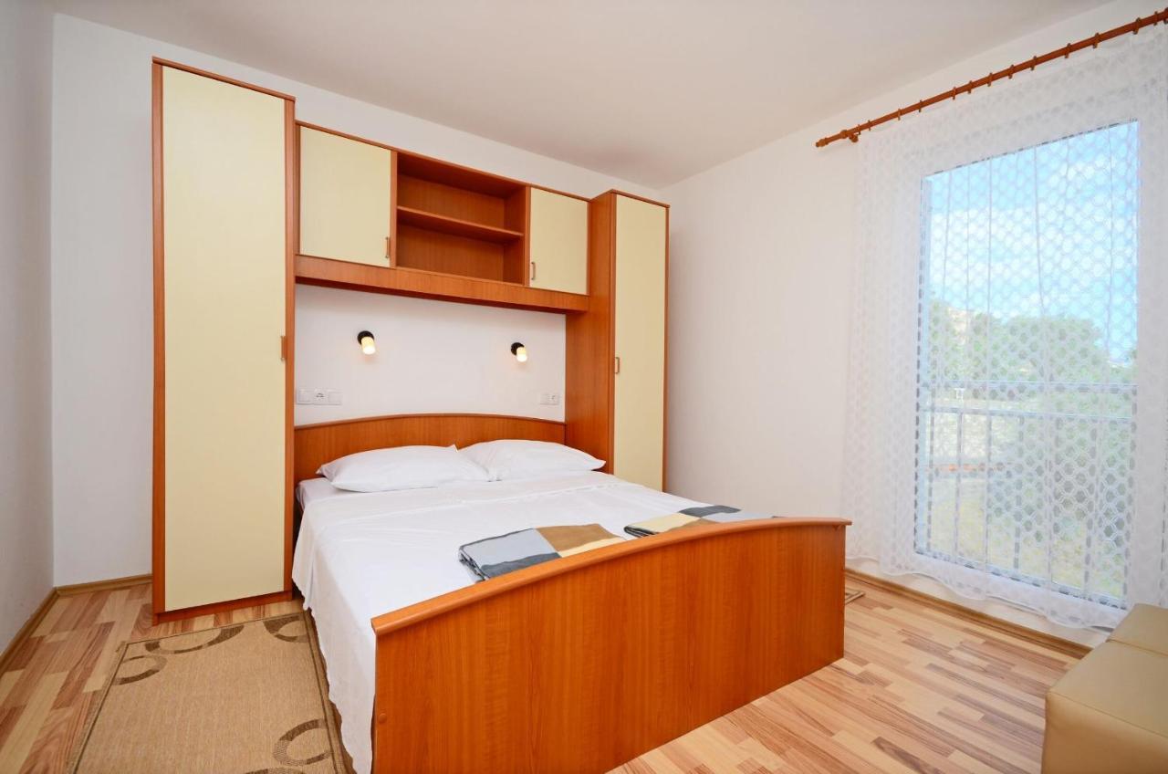 Apartments Blazenka Banjol エクステリア 写真