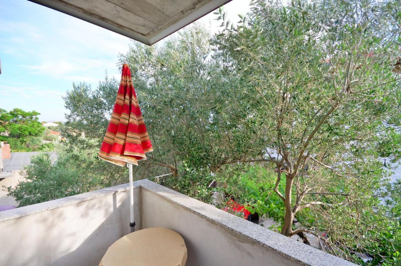 Apartments Blazenka Banjol エクステリア 写真