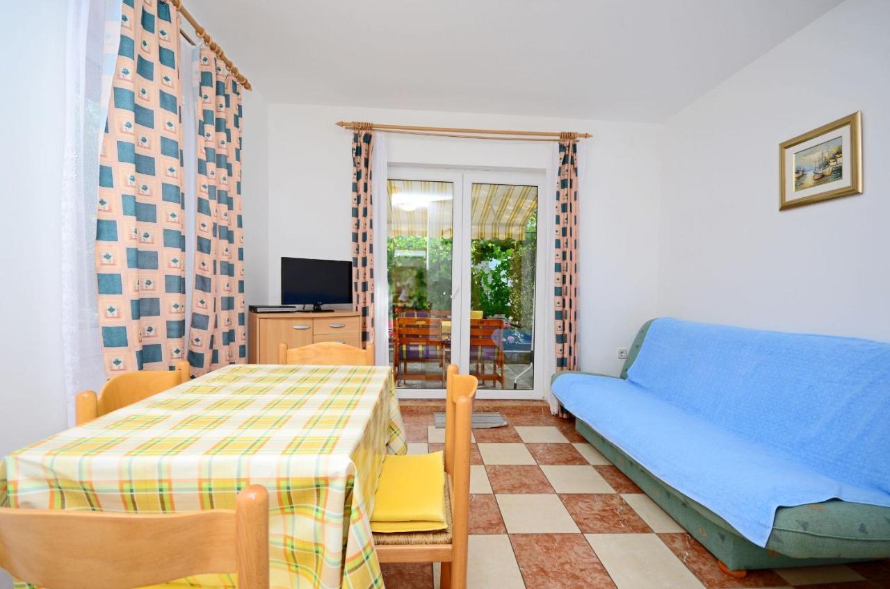 Apartments Blazenka Banjol エクステリア 写真