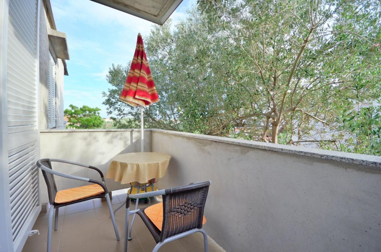Apartments Blazenka Banjol エクステリア 写真