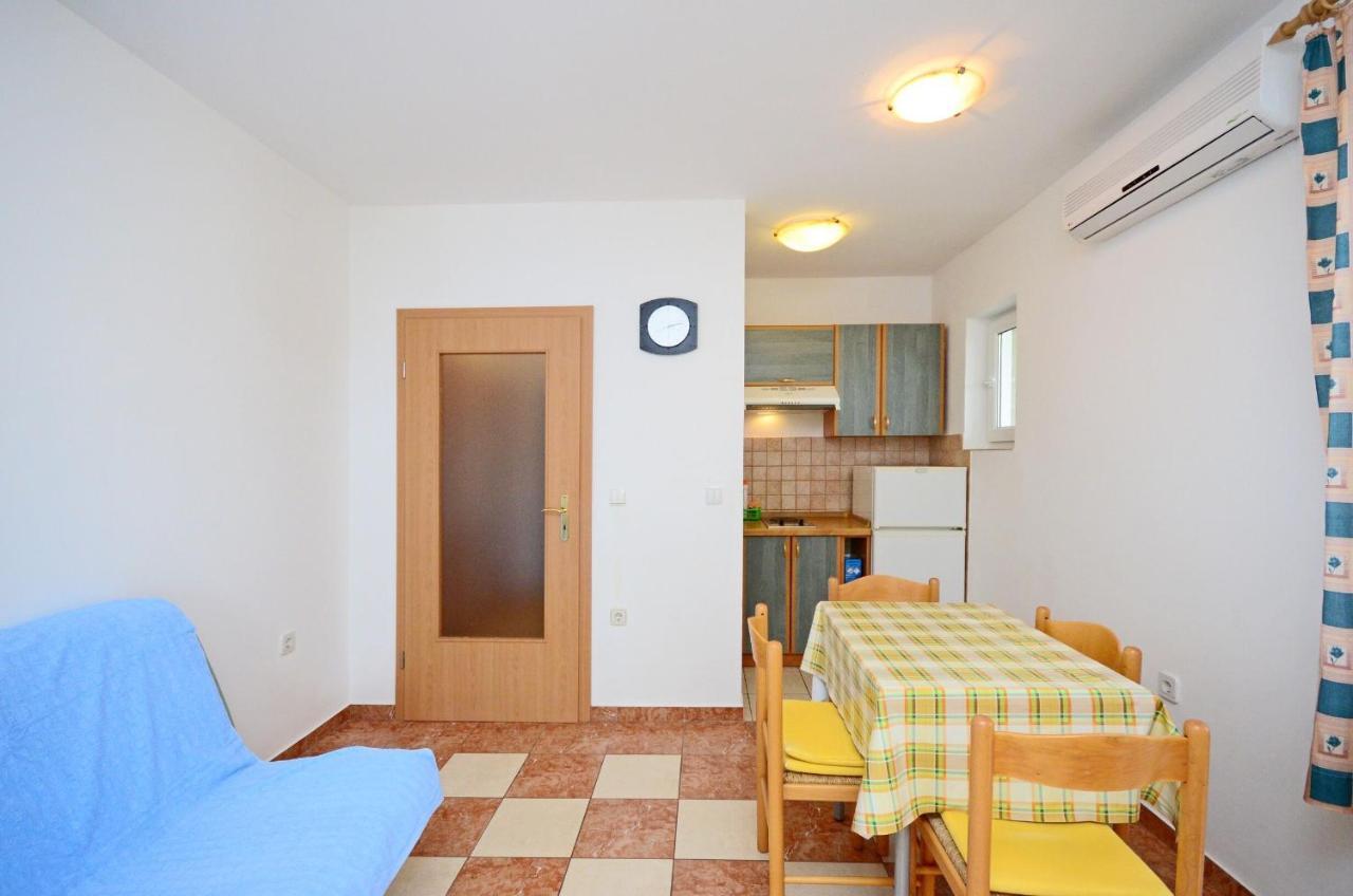 Apartments Blazenka Banjol エクステリア 写真