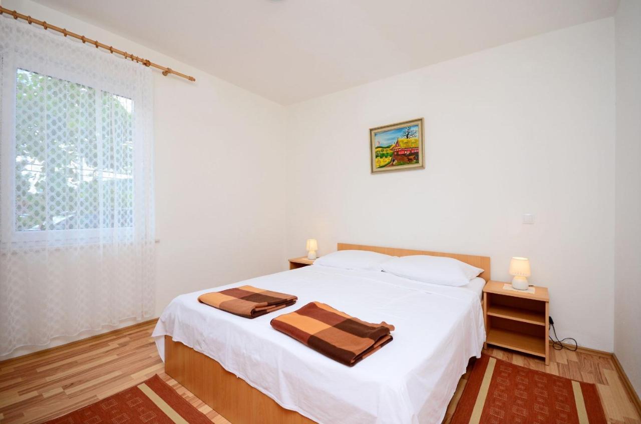 Apartments Blazenka Banjol エクステリア 写真