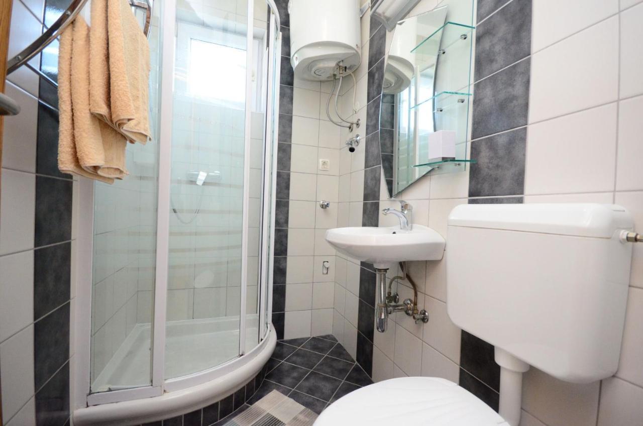 Apartments Blazenka Banjol エクステリア 写真