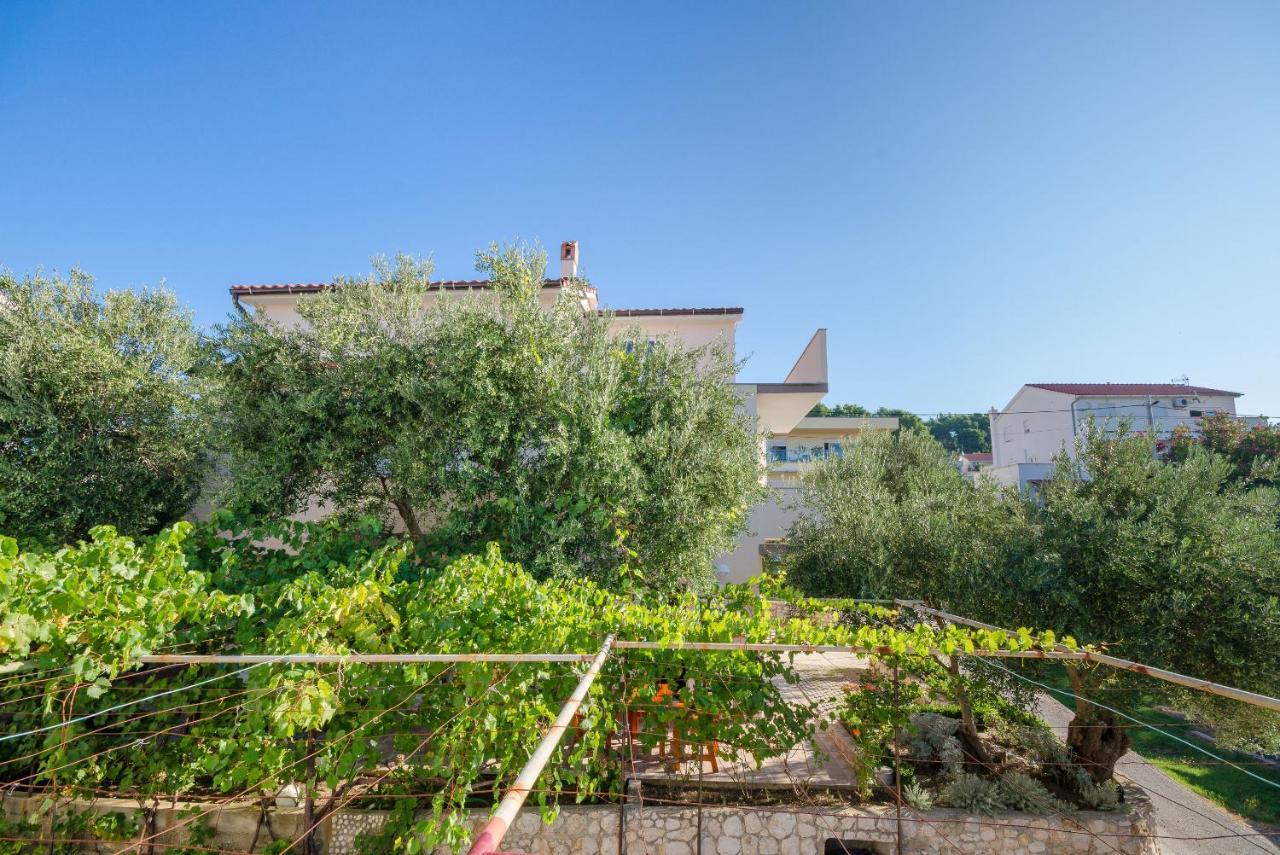 Apartments Blazenka Banjol エクステリア 写真