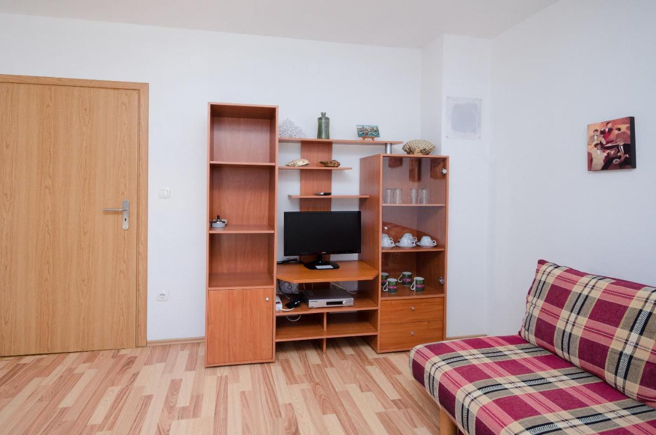 Apartments Blazenka Banjol エクステリア 写真